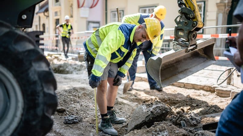 Bauarbeiter von HELD & FRANCKE bei Asphaltarbeiten
